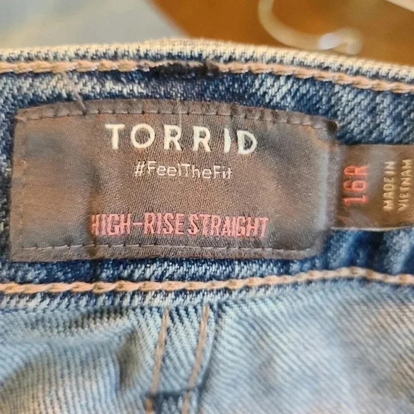 TORRID button fly jean - Picture 8 of 9
